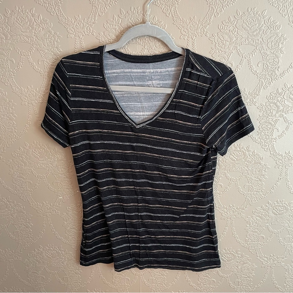 Apt. 9 women’s black striped shirt size small excellent condition